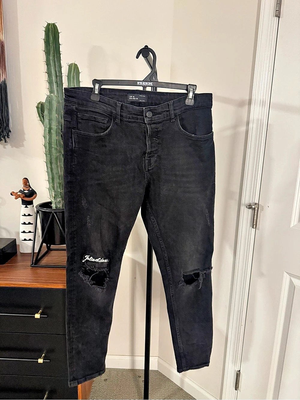Zara Man Distressed Skinny Jeans in Black Waist 36